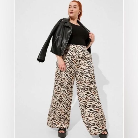 275. Torrid Zebra Print Wide-Leg Pants size 4X - Picture 1 of 6